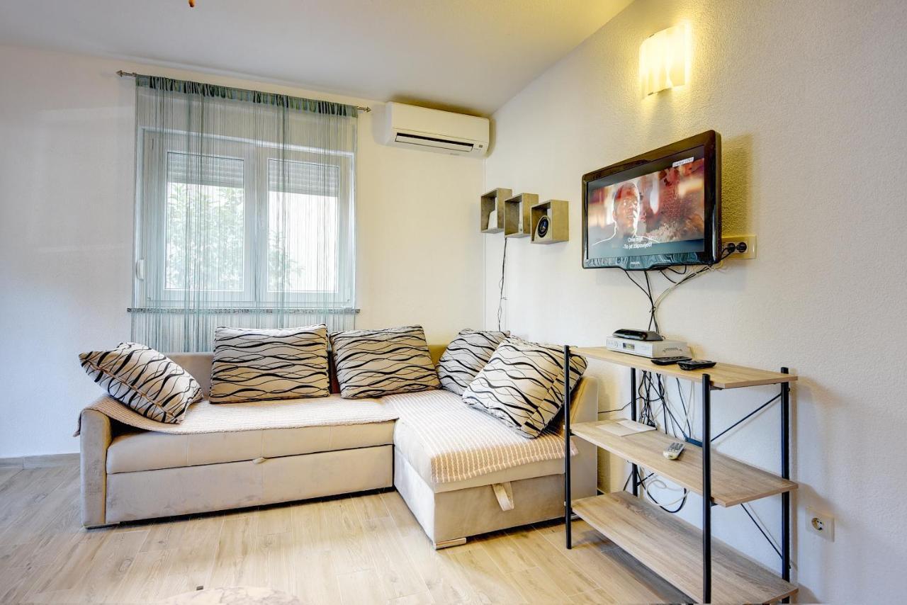 Apartment Mores Medulin Exterior photo